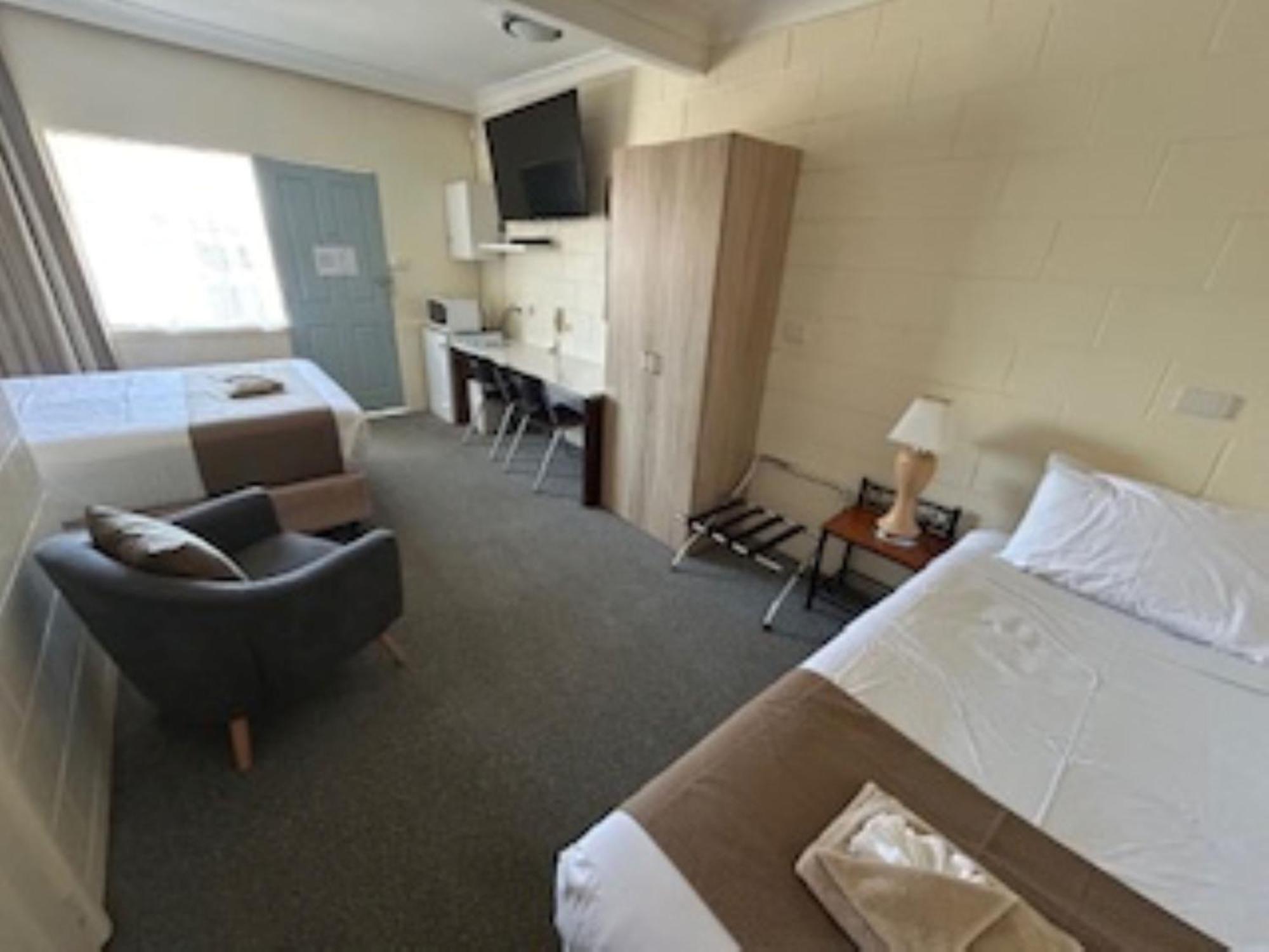Warren Motor Inn エクステリア 写真