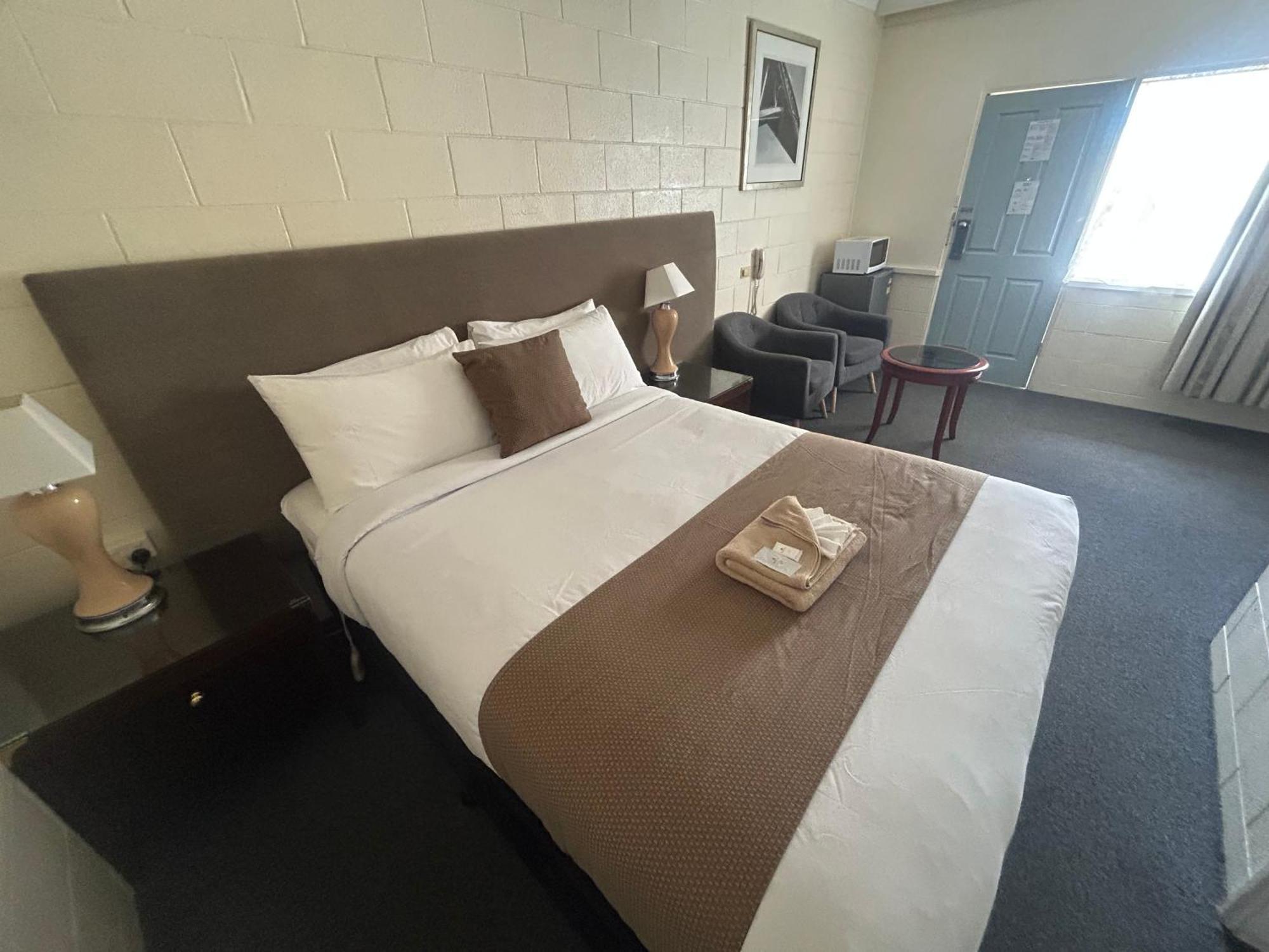 Warren Motor Inn エクステリア 写真